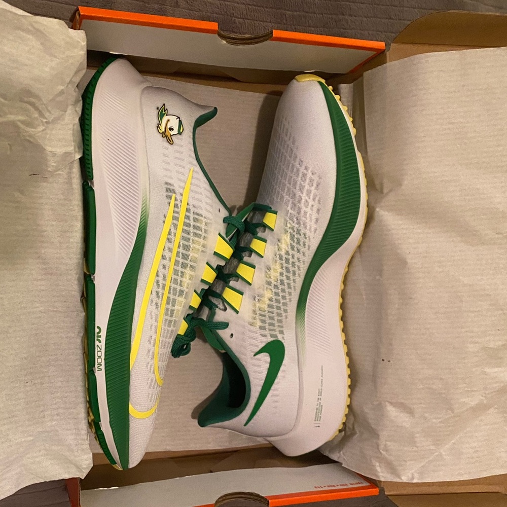 NIKE ZOOM PEGASUS 37 OREGON DUCKS